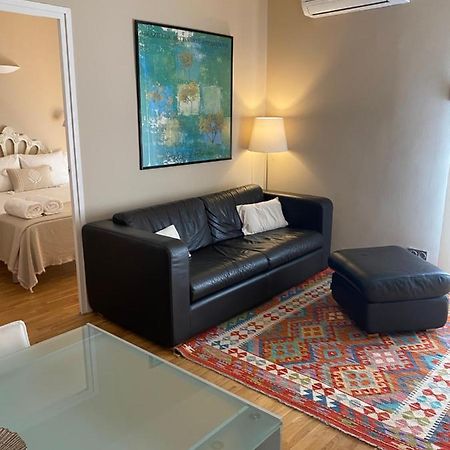 Apartament Petit Rossello Barcelona Zewnętrze zdjęcie