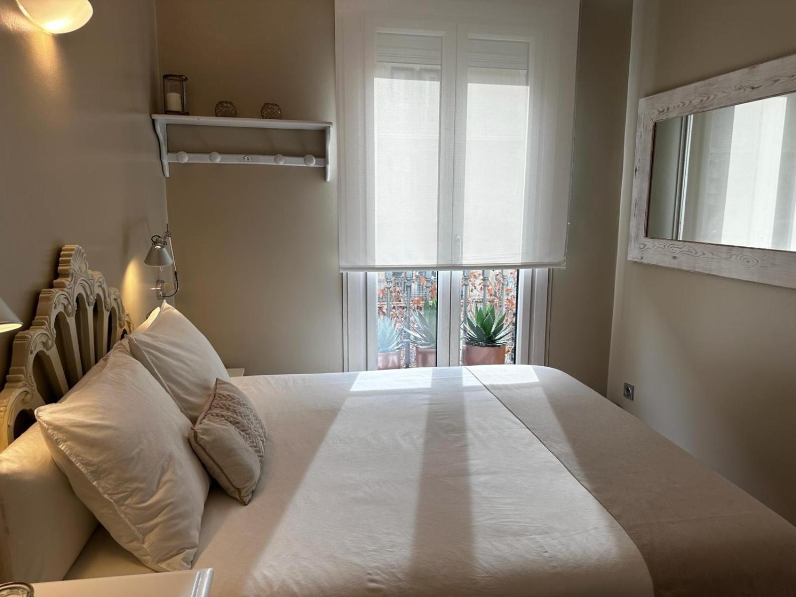 Apartament Petit Rossello Barcelona Zewnętrze zdjęcie