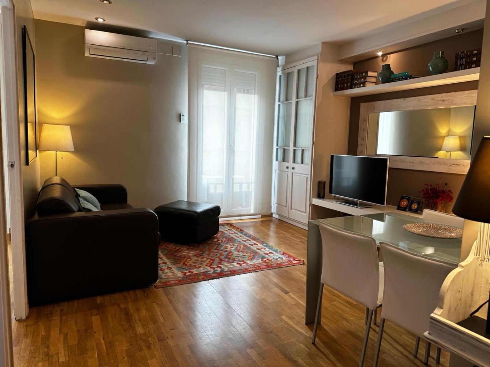 Apartament Petit Rossello Barcelona Zewnętrze zdjęcie