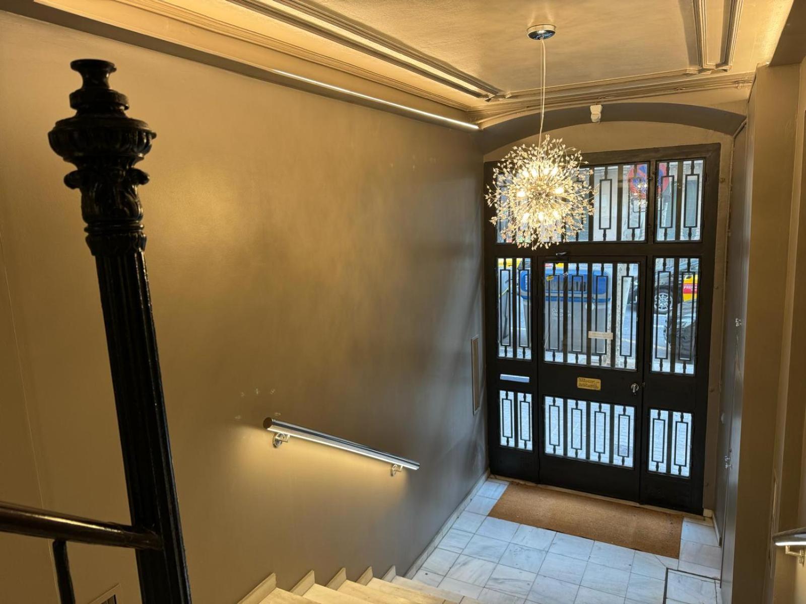 Apartament Petit Rossello Barcelona Zewnętrze zdjęcie