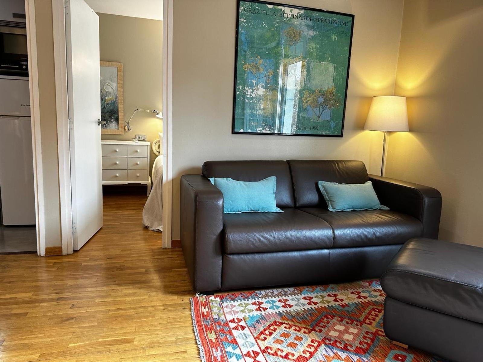 Apartament Petit Rossello Barcelona Zewnętrze zdjęcie